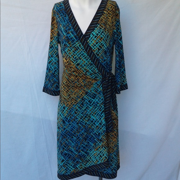 BCBGMaxAzria Dresses & Skirts - BCBG Max Azria wrap dress multicolored sz M petite